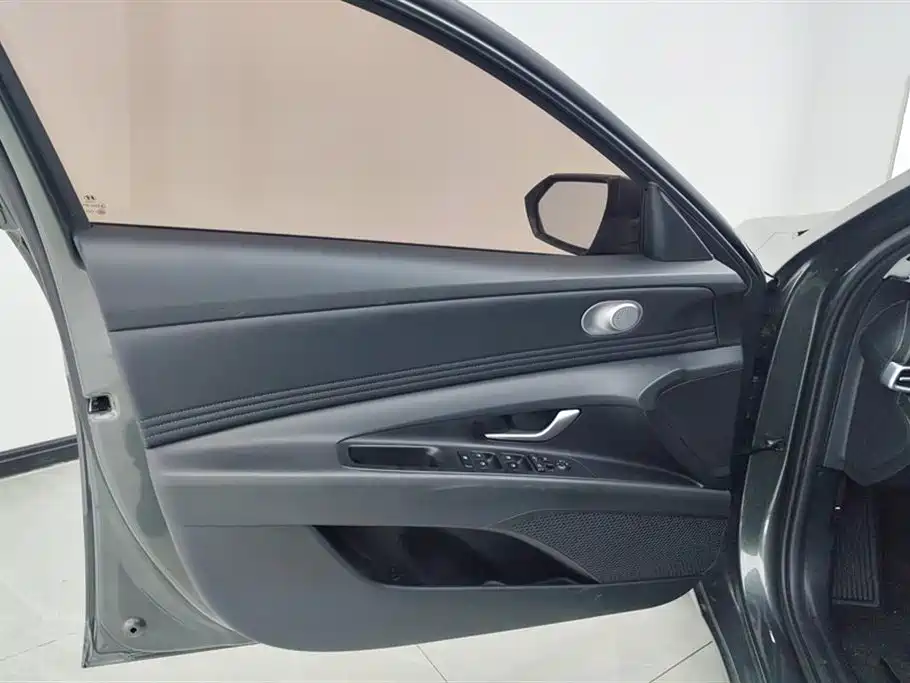Hyundai Elantra 2023 1.5L CVT GLX Elite Edition фото 7