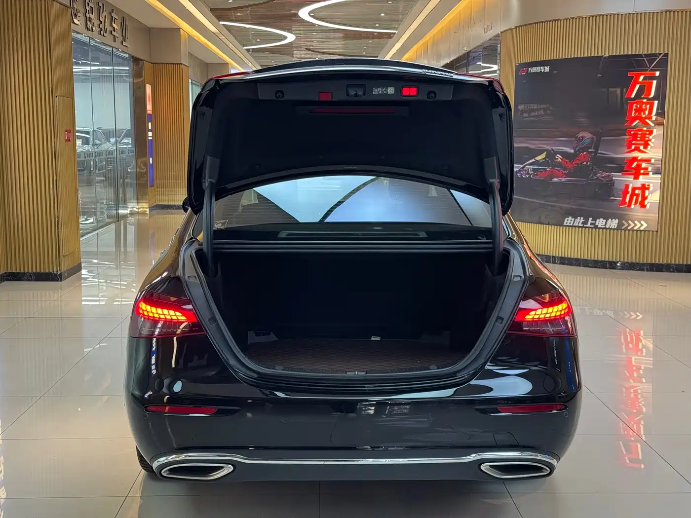 MERCEDES-BENZ E CLASS