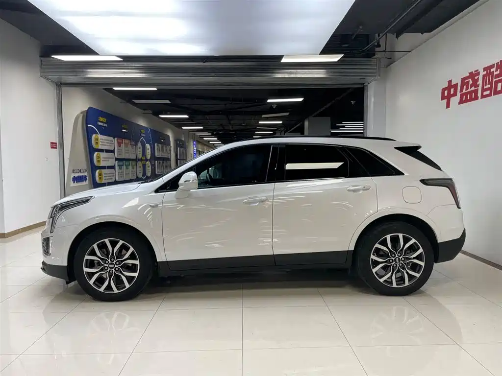 CADILLAC XT5