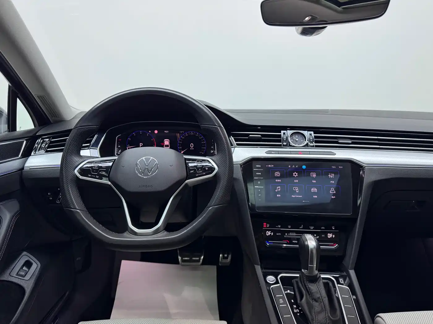 Volkswagen Magotan 2023 Model 2 Million Commemorative Edition 330TSI DSG Luxury фото 13