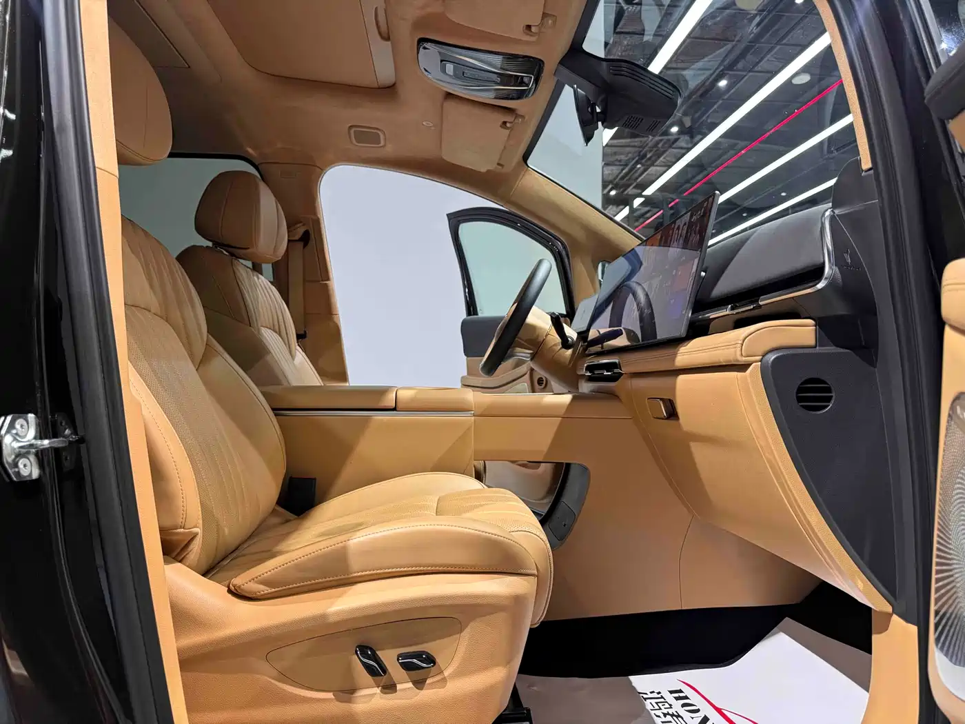 Voyah Auto Voyah Dreamer 2025 PHEV AWD Flagship Kunpeng Edition фото 12