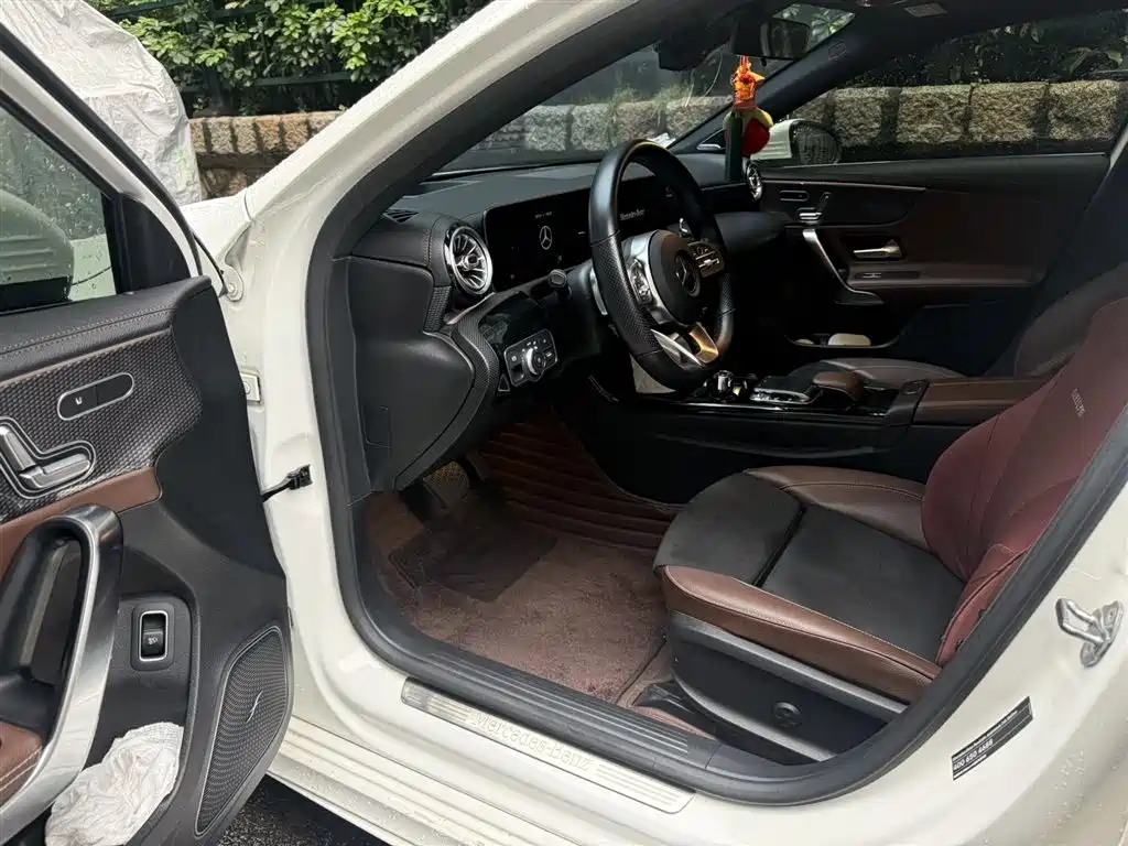 Mercedes-Benz A-Class 2019 A 200 L Sport Sedane Pioneer Special Edition фото 6