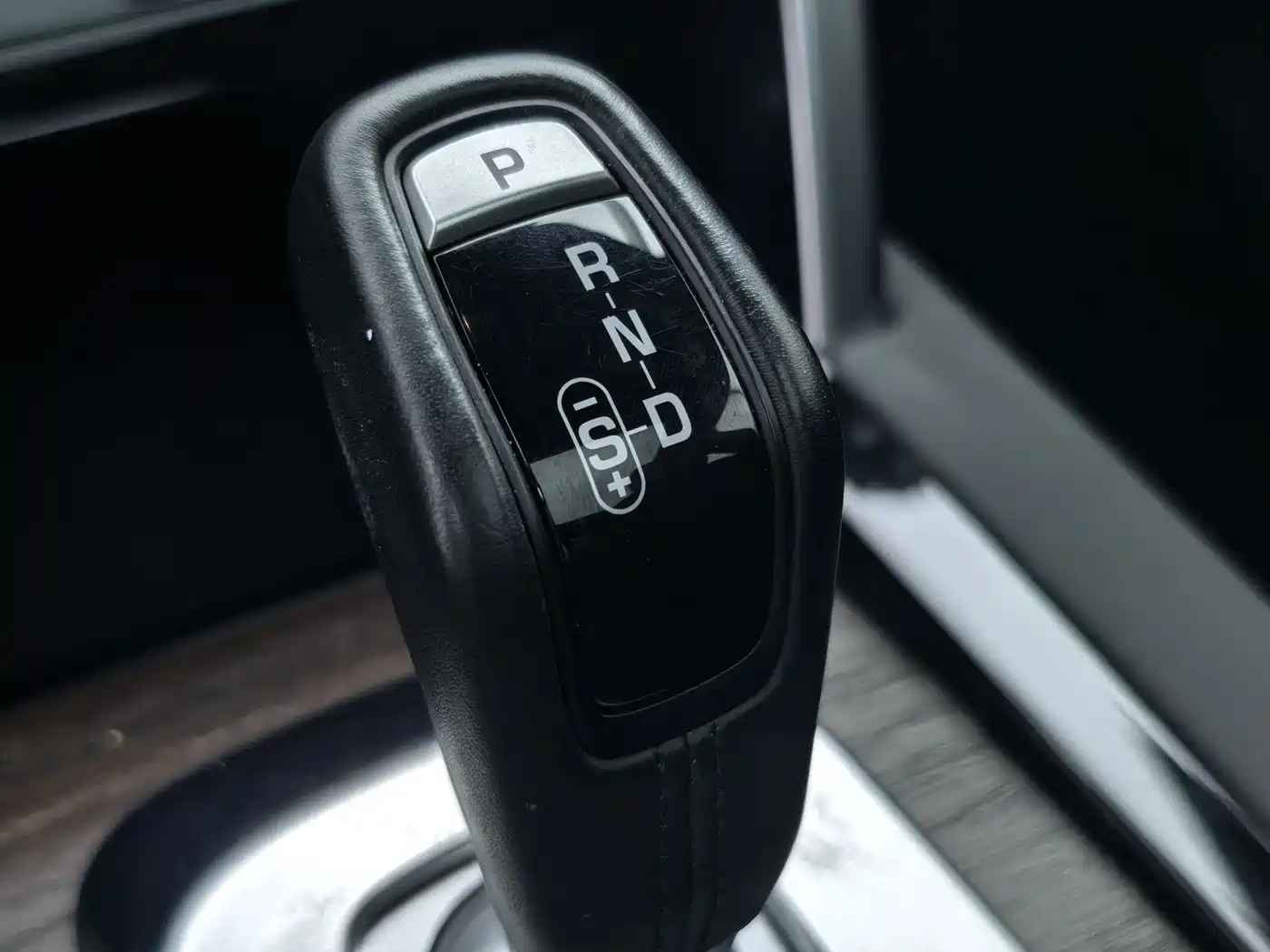 LAND ROVER DISCOVER SPORTS