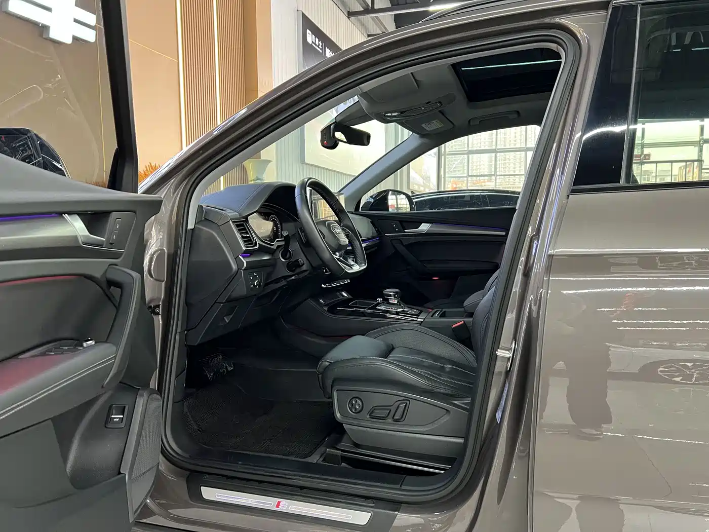 Audi Q5L 2022 40T Luxury Dynamic фото 4