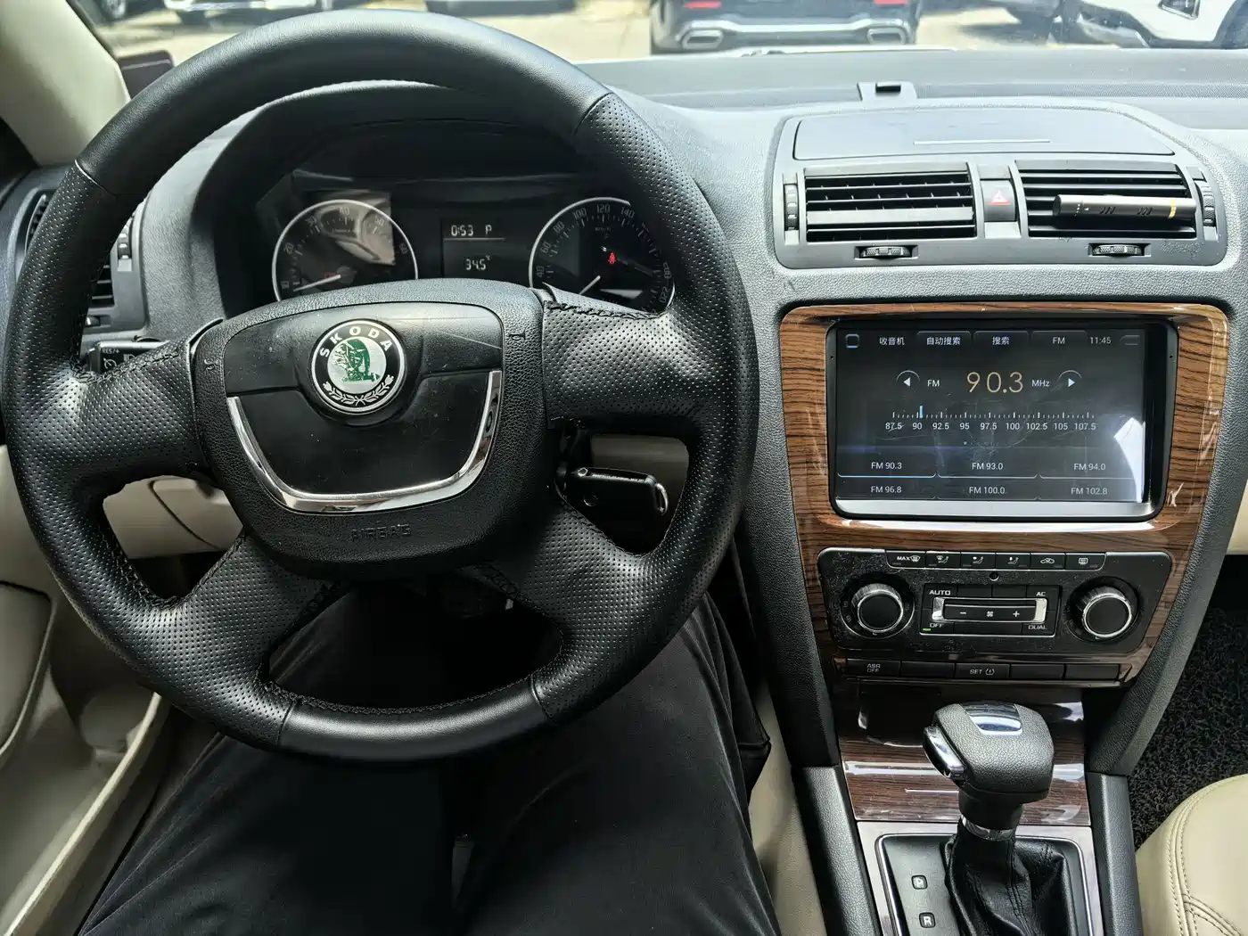 Škoda Octavia 2013 1.6L Automatic Prestige Edition фото 7