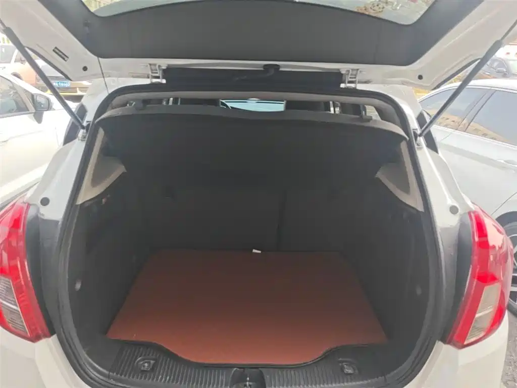 Buick Encore 2017 18T Automatic 2WD Urban Leading фото 19