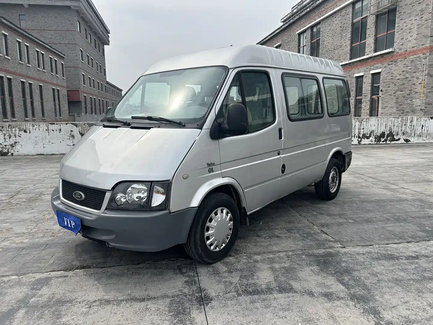 Ford Classic Transit 2015 2015 2.8T Diesel Short Wheelbase 6-Seater Mid-Roof MPV JX493ZLQ4