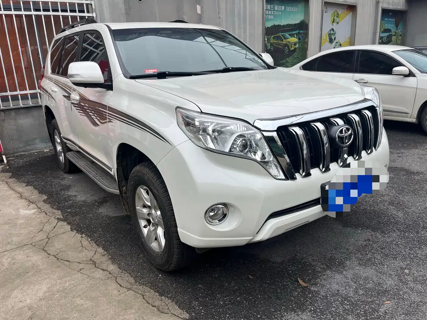 TOYOTA PRADO