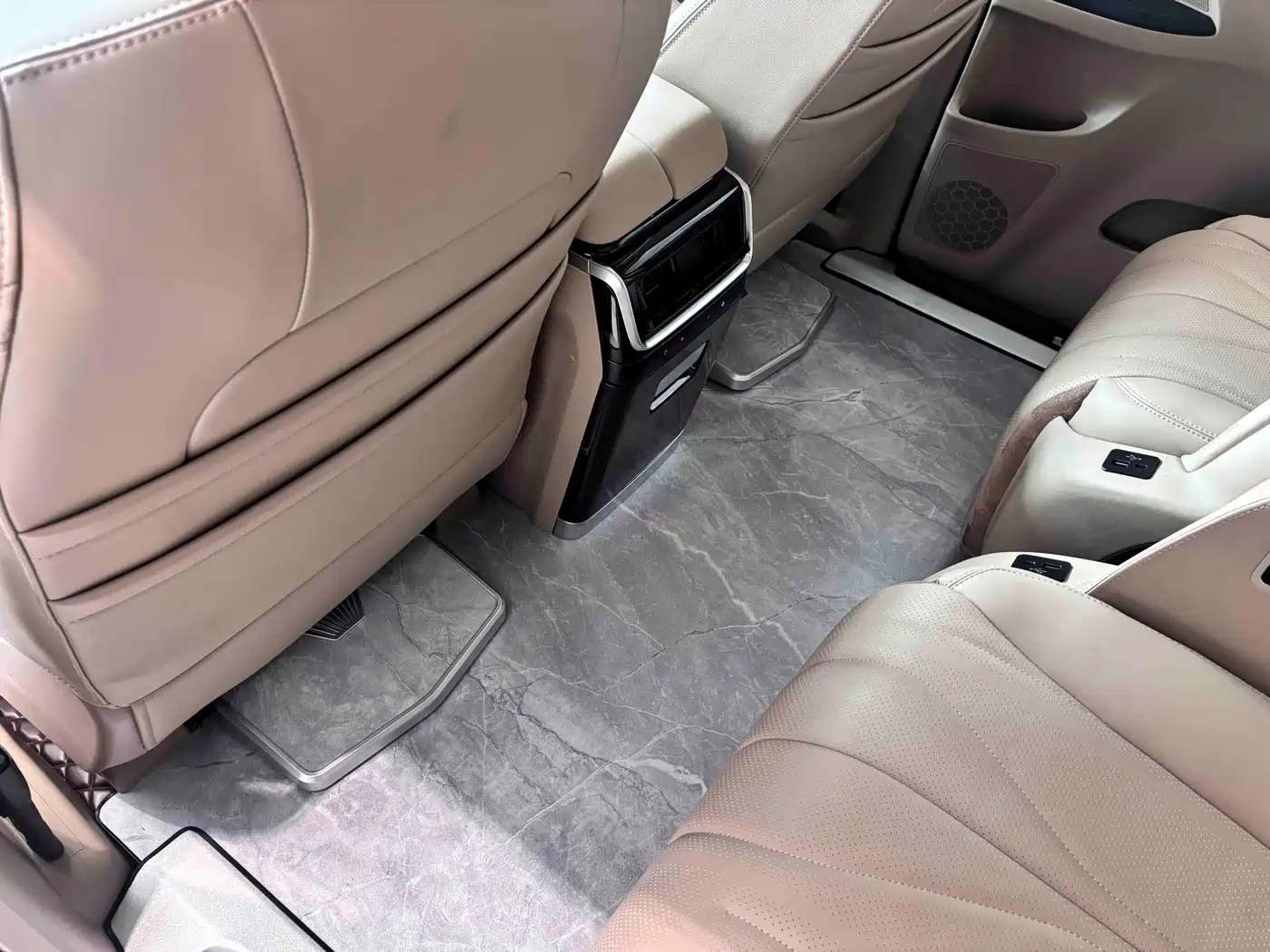 Buick GL8 2025 Land Business Class Comfort DG Edition фото 10
