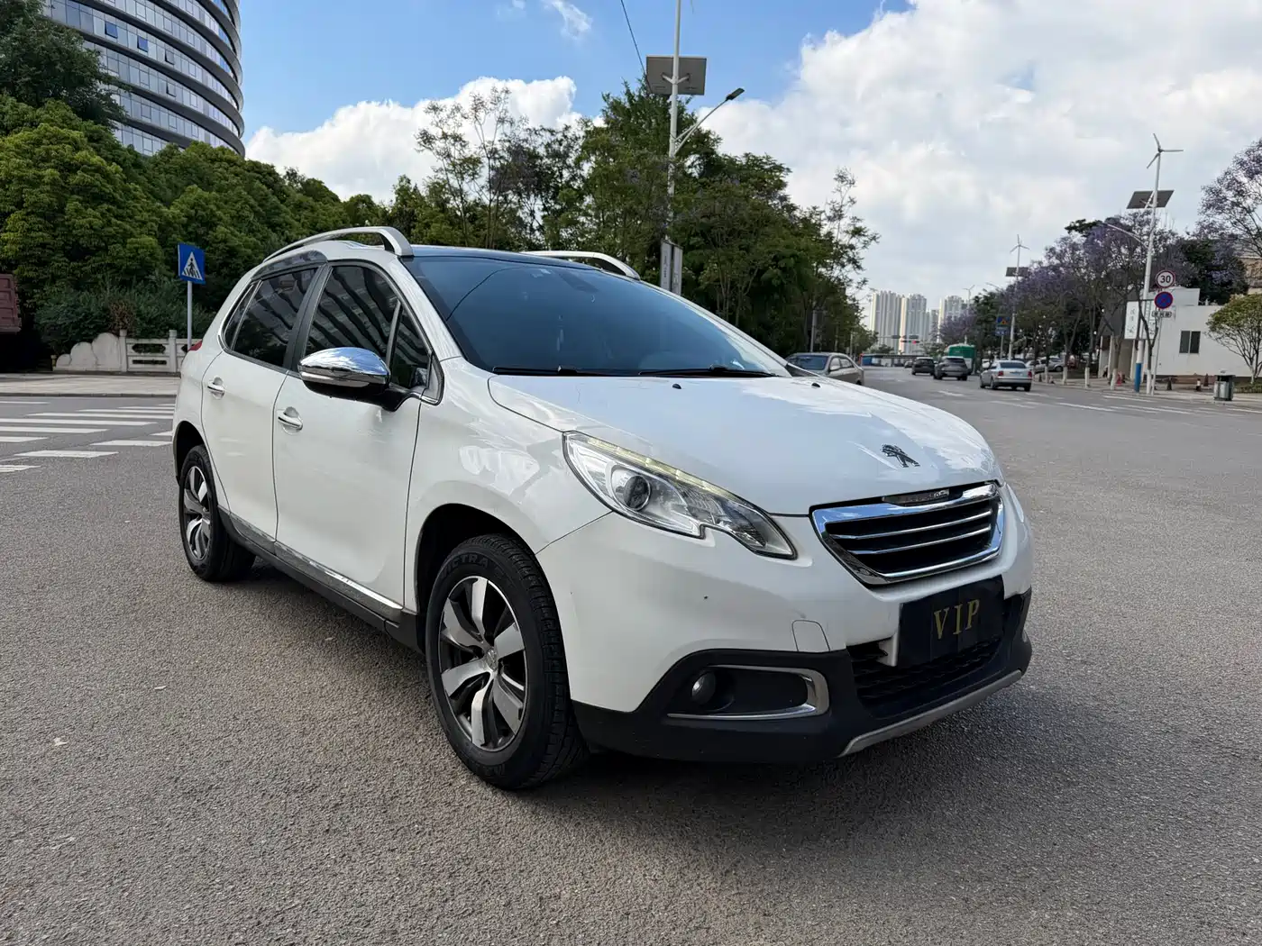 Peugeot 2008 2014 1.6L Automatic Navigation Edition фото 3