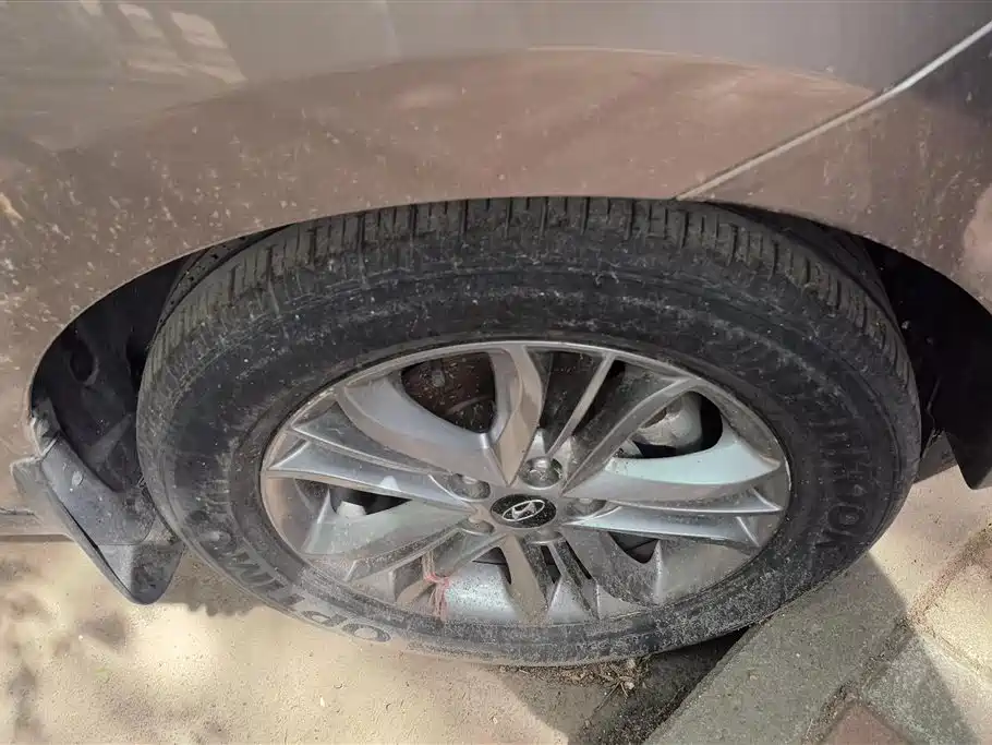 Hyundai Beijing Hyundai ix35 2013 2.0L Auto 2WD Smart GLS China IV фото 6