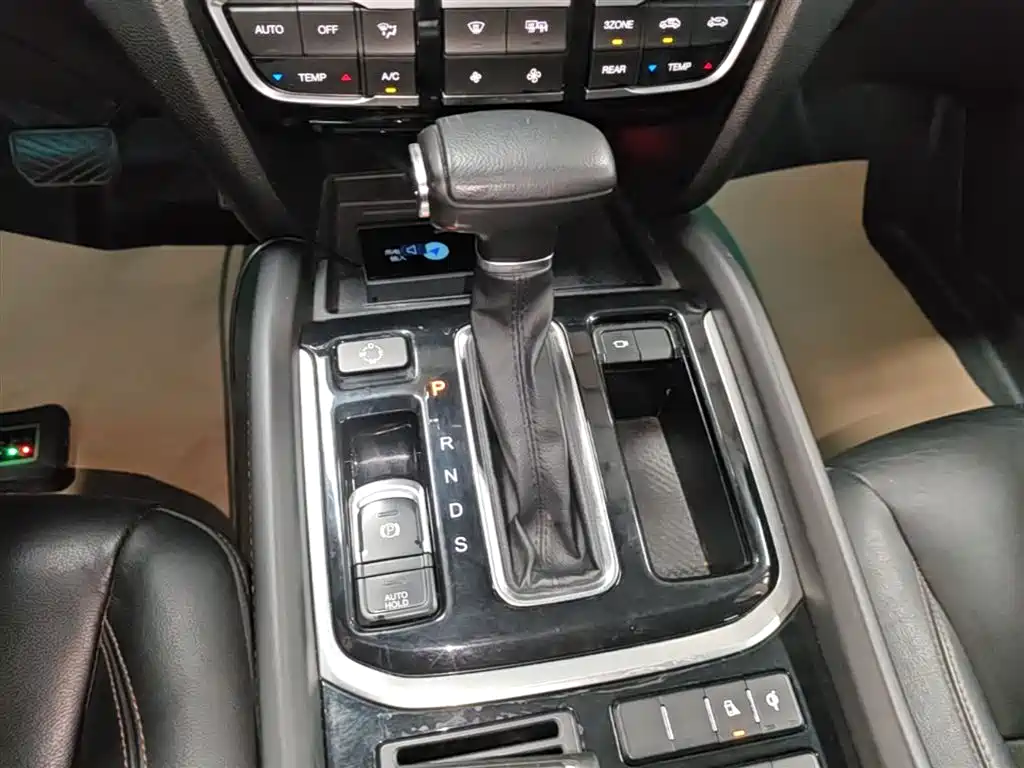 GAC Trumpchi Trumpchi GS8 2017 320T 2WD Luxury Smart Connect (7-seater) фото 14