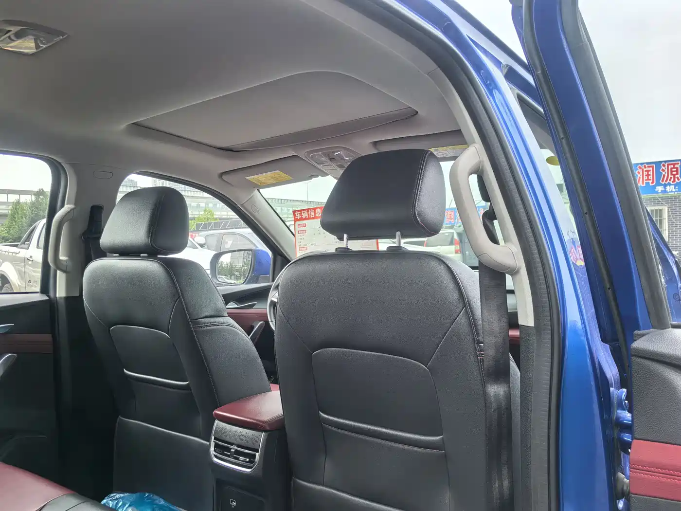 SAIC Maxus Maxus T90 2021 2.0T Single-Turbo Automatic 2WD High Chassis Comfort Long Cargo фото 12