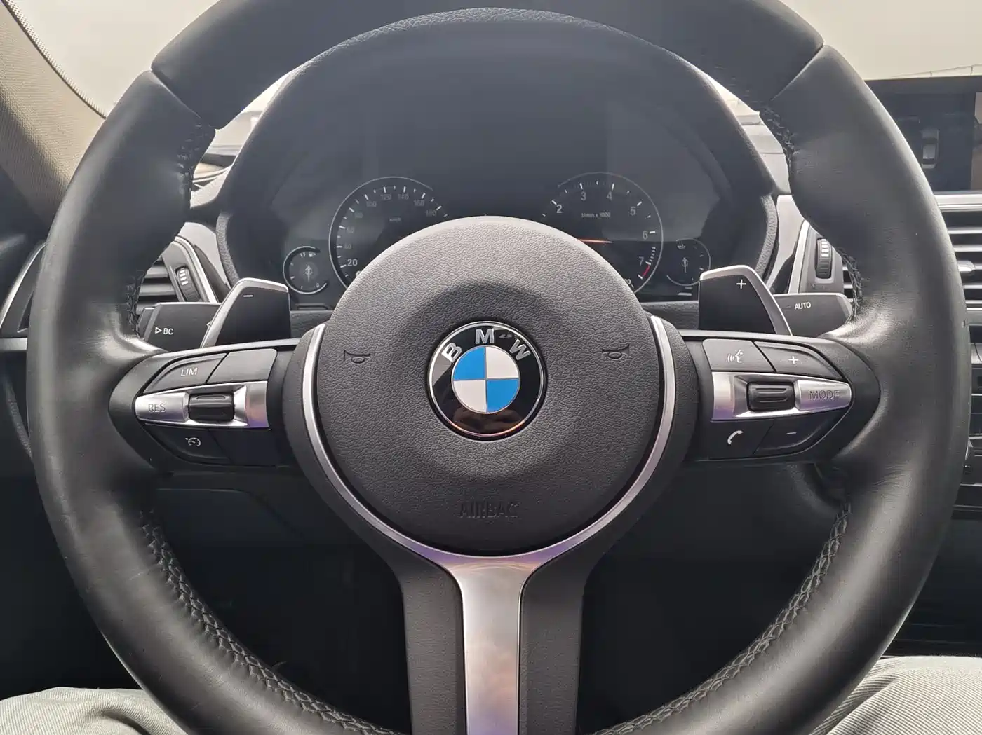 BMW 3 Series 2018 320Li Leading M Sport Package фото 23