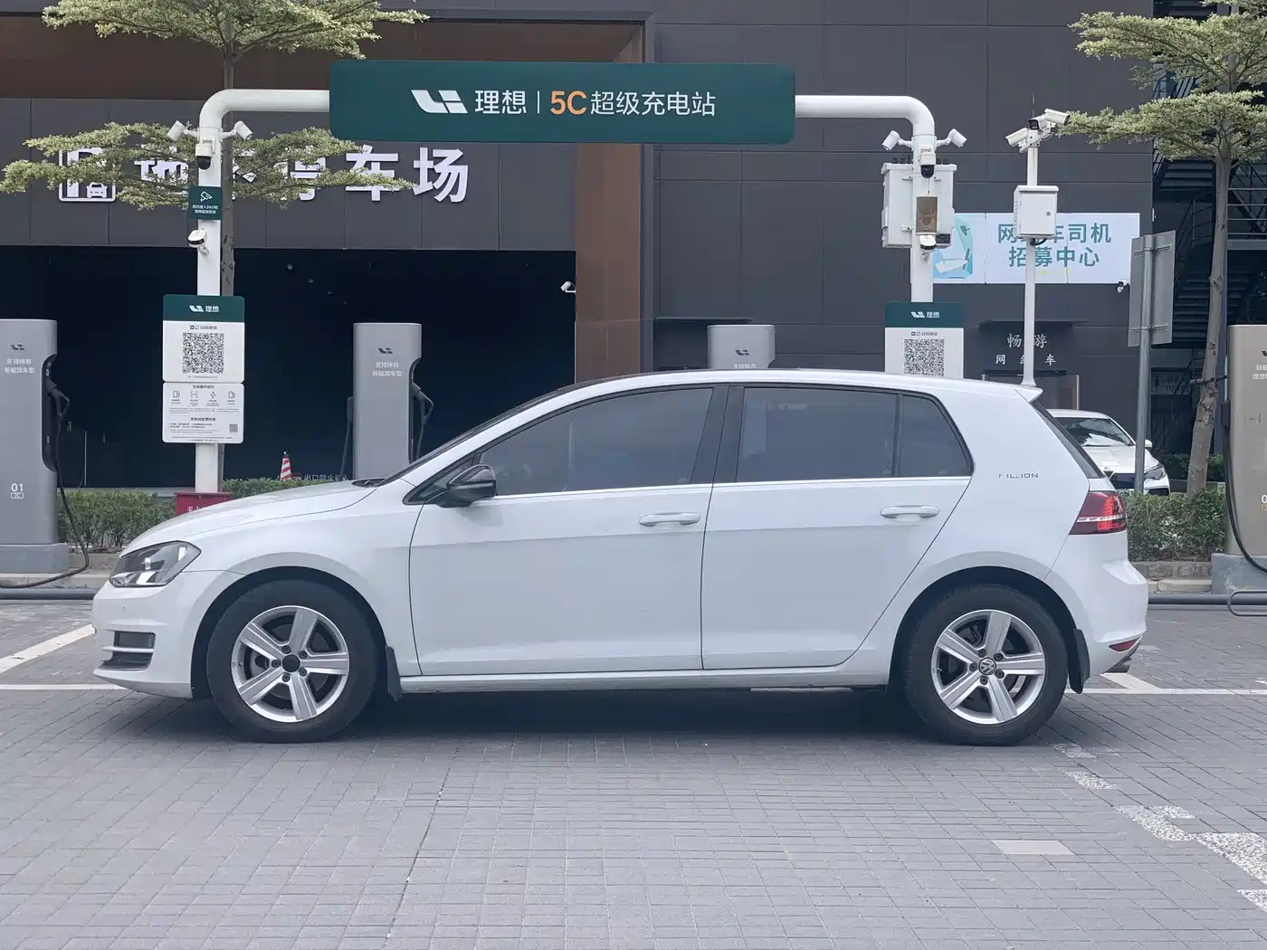 Volkswagen Golf 2016 230TSI Automatic Comfort фото 20