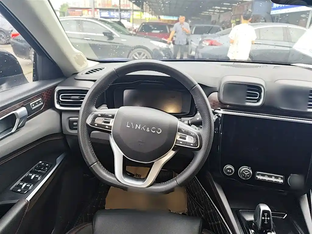 Lynk & Co 02 2019 1.5T DCT FWD Jin Pro Version China VI фото 11