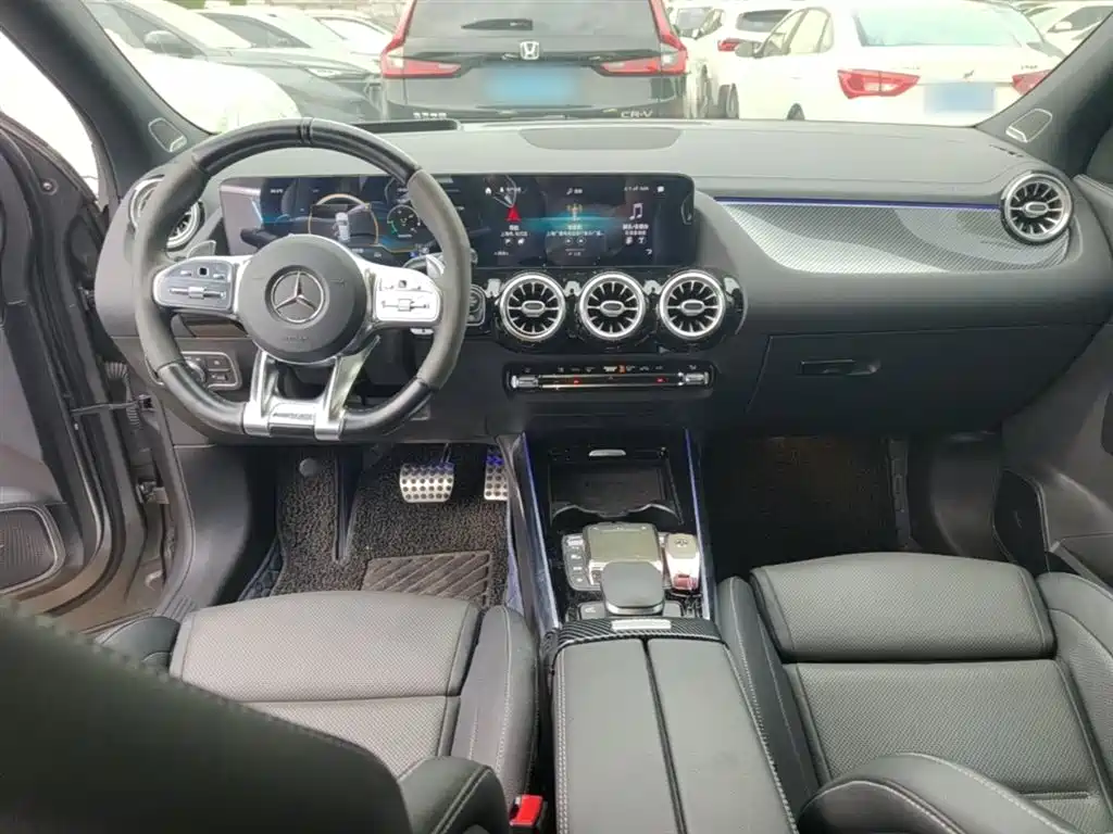 MERCEDES-BENZ GLA AMG