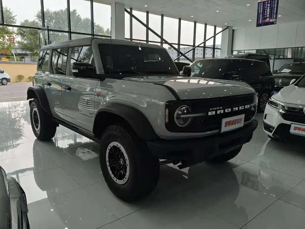 Ford Bronco 2025 2024 2.3T Badlands