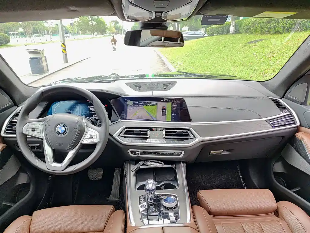 Фото 10 - BMW X7