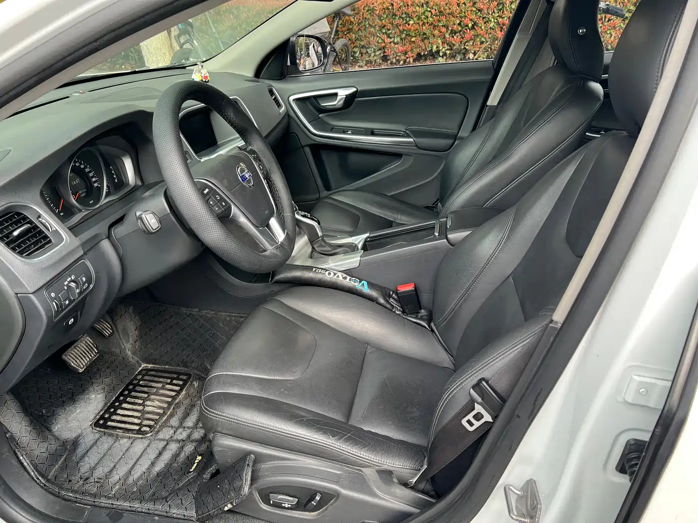 Фото 9 - Volvo S60