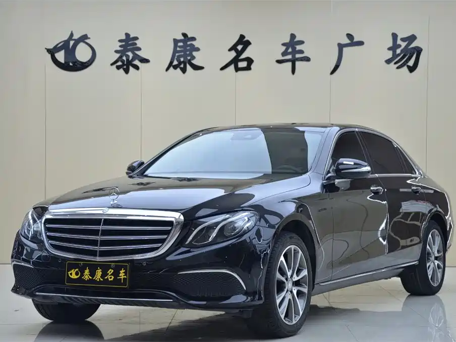 Фото 1 - Mercedes-Benz E-Class