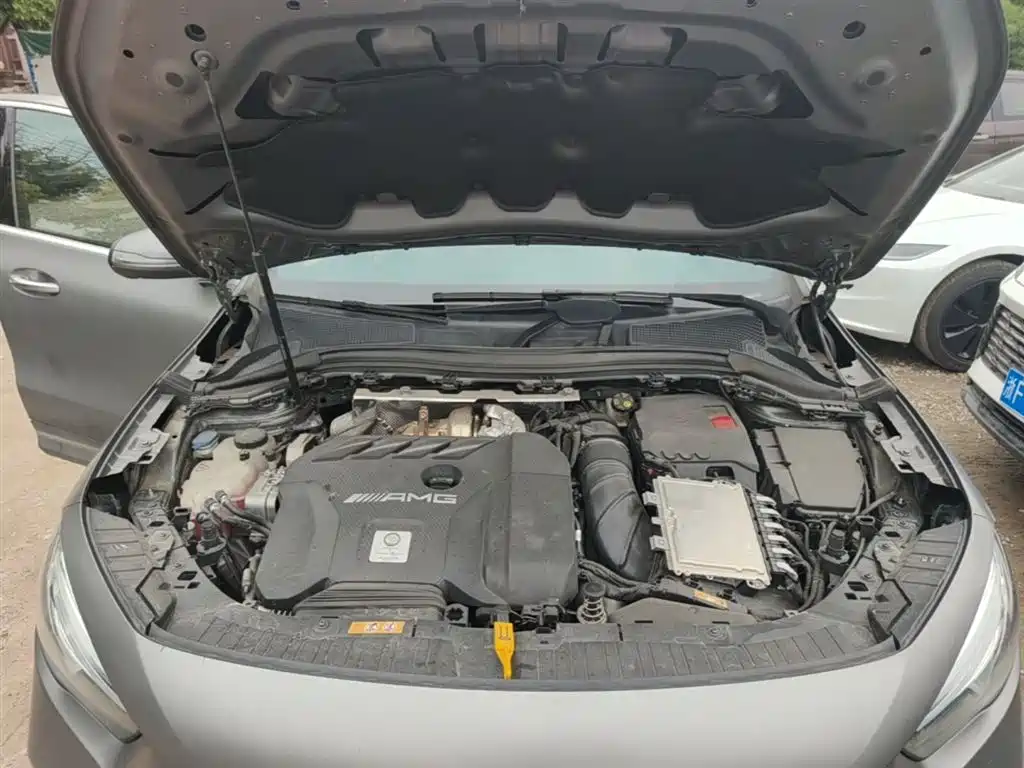 MERCEDES-BENZ GLA AMG