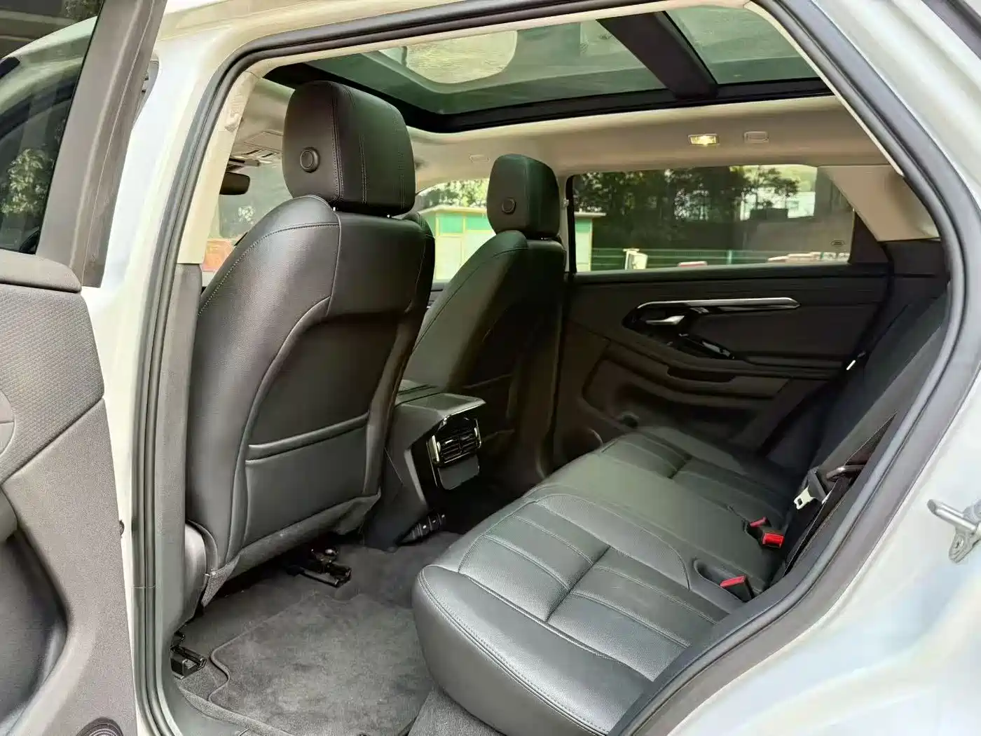 Land Rover Range Rover Evoque 2023 Range Rover Evoque L 200PS Elite Edition фото 7