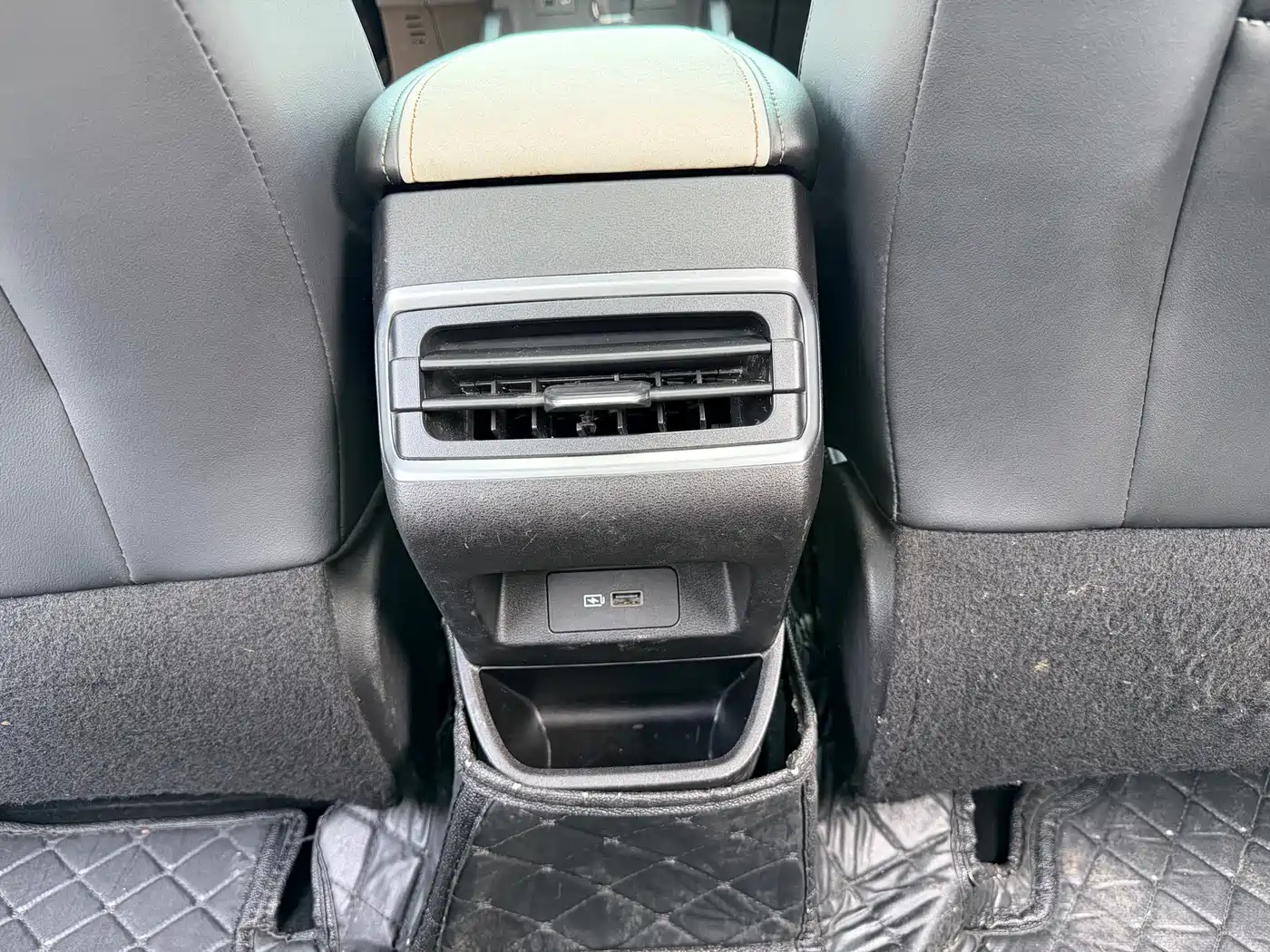 Geely Emgrand L 2022 2022 1.4T CVT Prestige Type