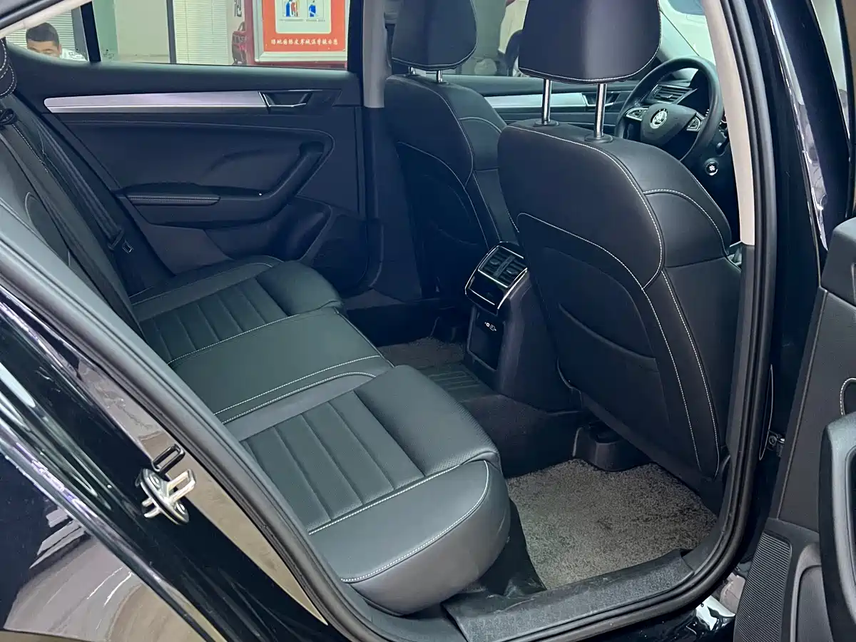 Škoda Superb 2025 Model TSI280 DSG Premium Edition фото 18