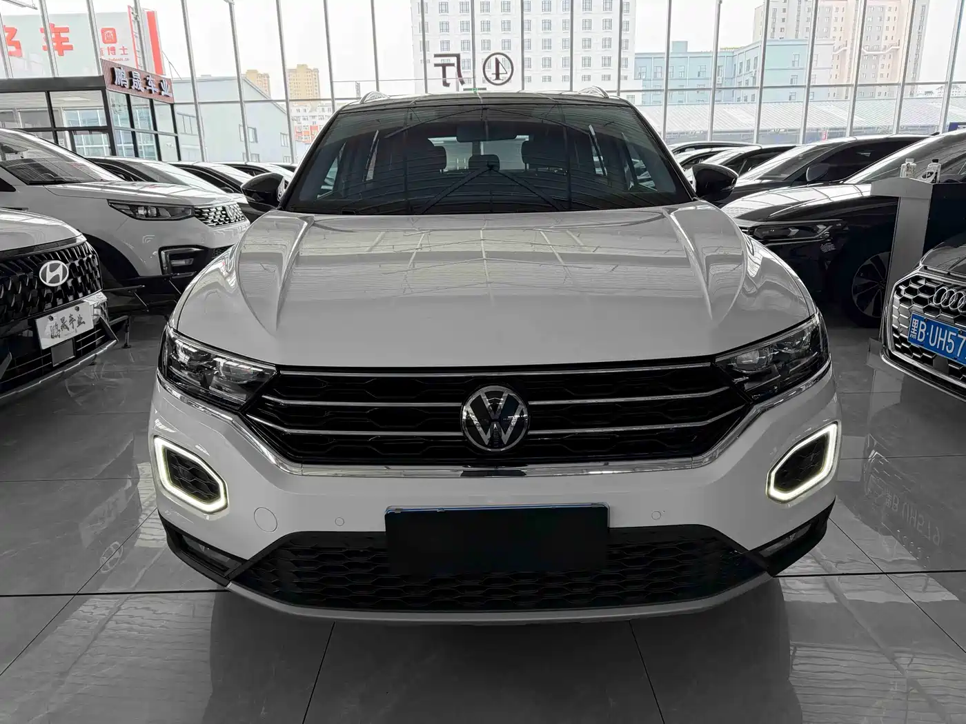 Volkswagen T-ROC 2022 280TSI DSG 2WD Comfort PLUS фото 2