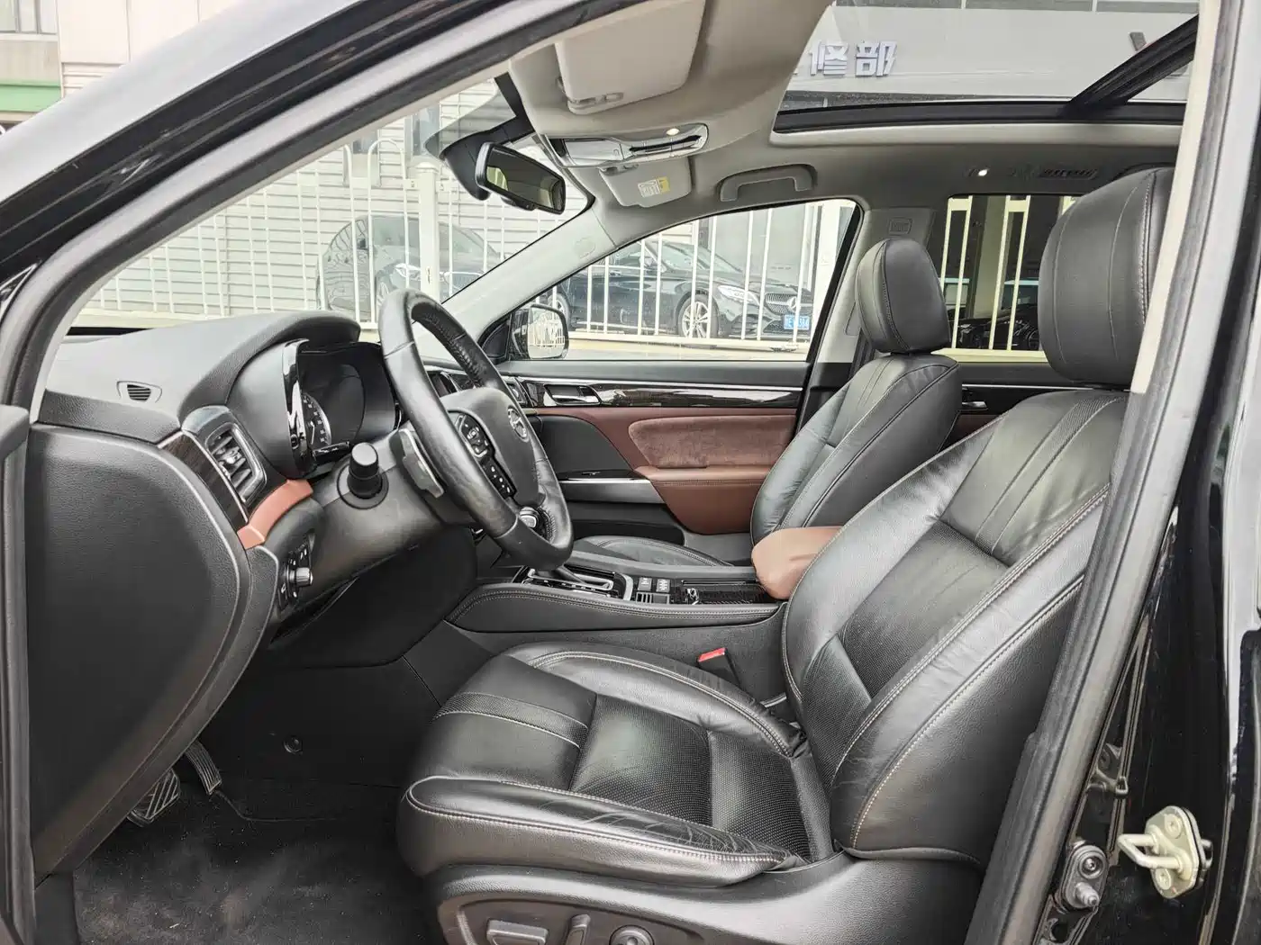 GAC Trumpchi Trumpchi GS8 2017 320T 2WD Luxury Smart Connect (7-seater) фото 8