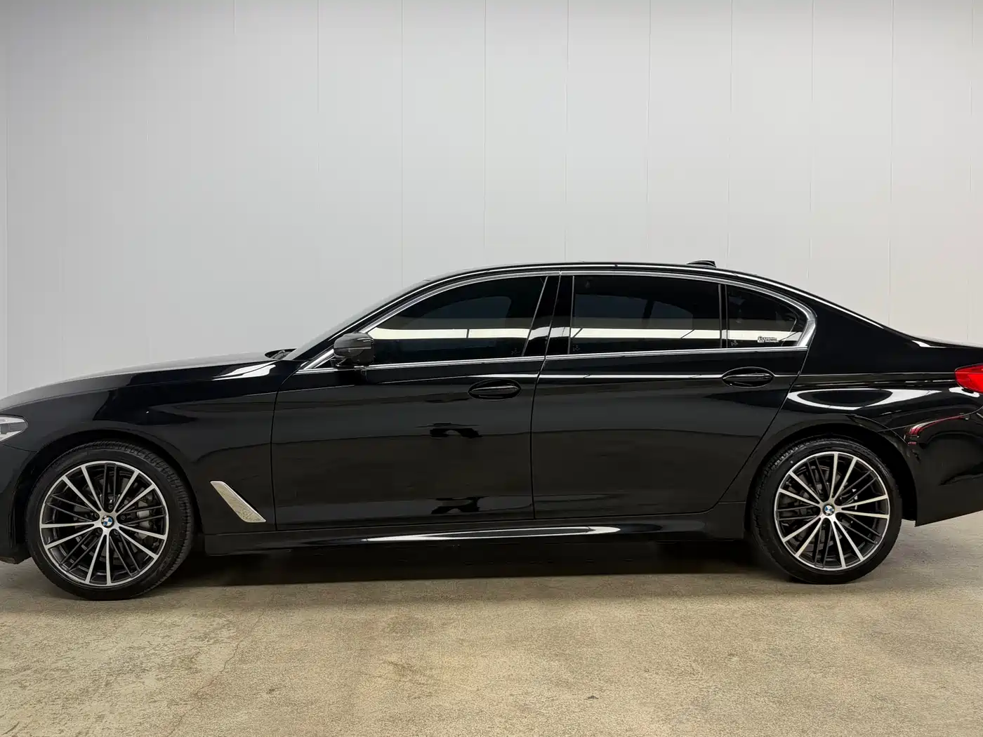 BMW 5 Series 2020 530Li Exclusive M Sport Package фото 7