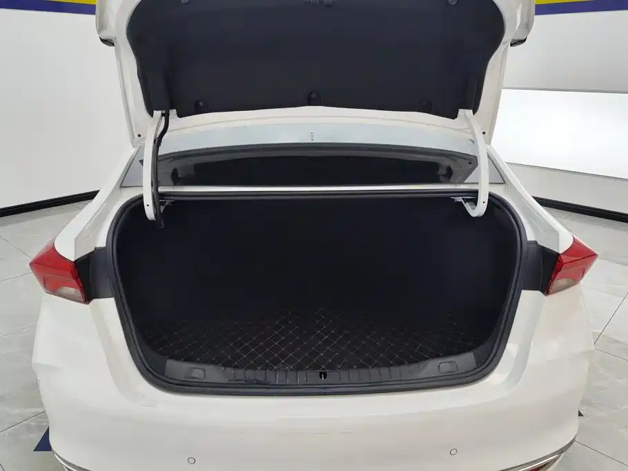 Photo 4 - Buick Verano