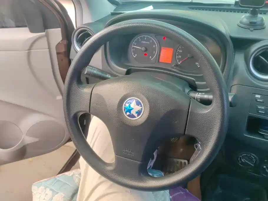 Venucia R30 2014 2014 1.2L Manual Comfort Edition