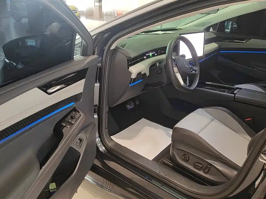 VOLKSWAGEN ID.7 VIZZION