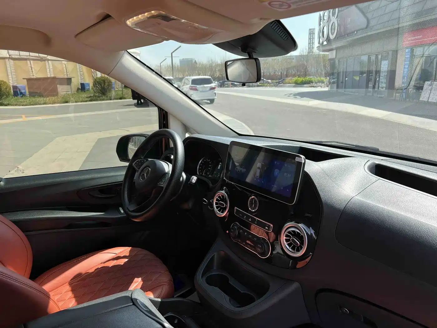 Mercedes-Benz Vito 2023 2.0T Elite 7-Seater фото 11