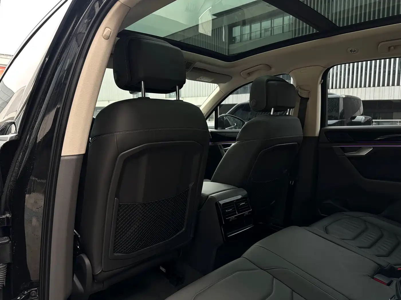 Volkswagen Touareg 2019 3.0TSI Sharp Edge Edition China VI фото 18