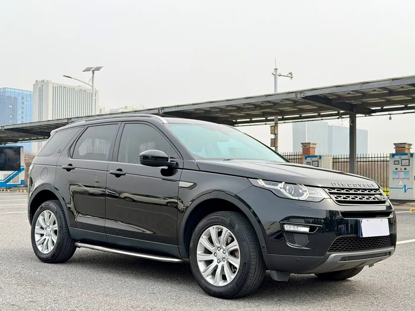 Land Rover Discovery Sport 2018 240PS SE Edition фото 3