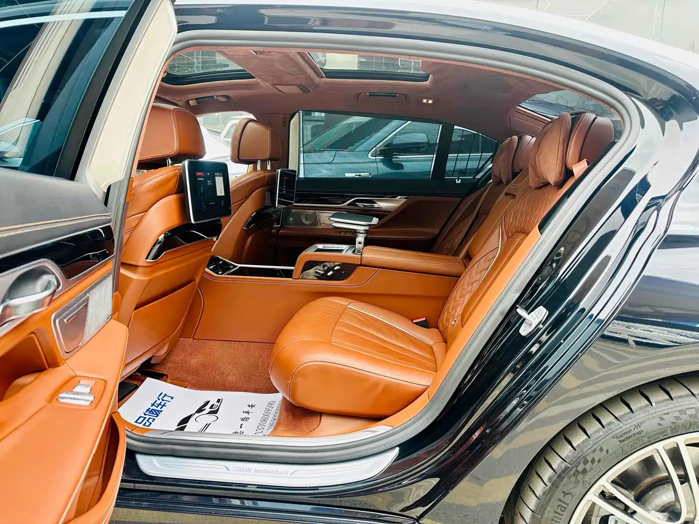 BMW 7 Series 2017 750Li xDrive Customized Edition (4-Seater) фото 7