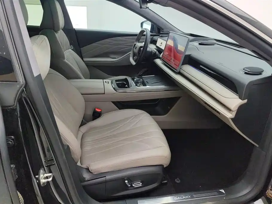 Geely Galaxy Galaxy Xingyao 8 2025 130km EM-P Starship Edition фото 8