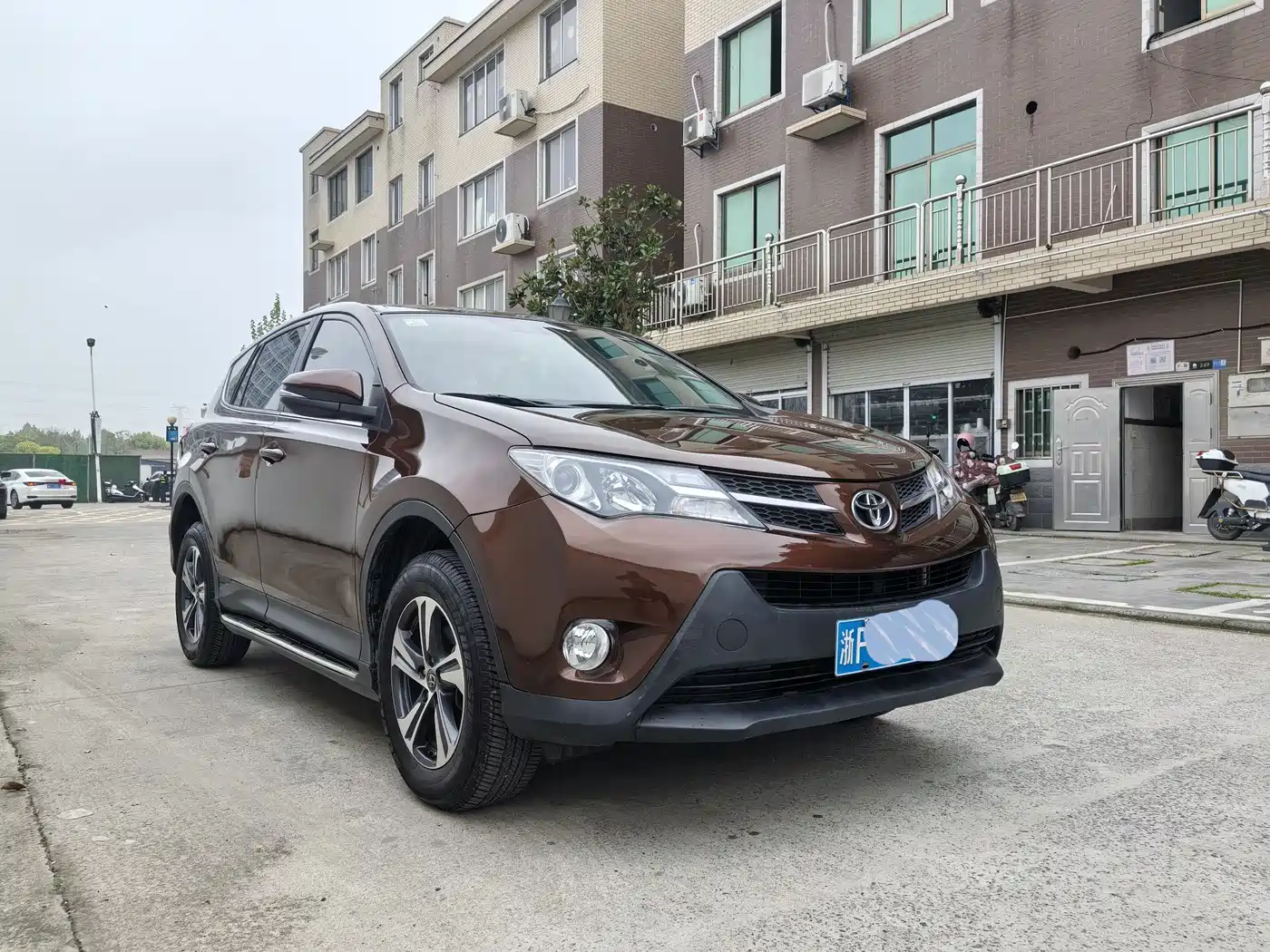 Toyota RAV4 Rongfang 2015 2.0L CVT 2WD Trend Edition