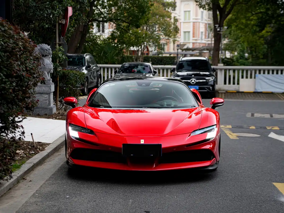 FERRARI SF90