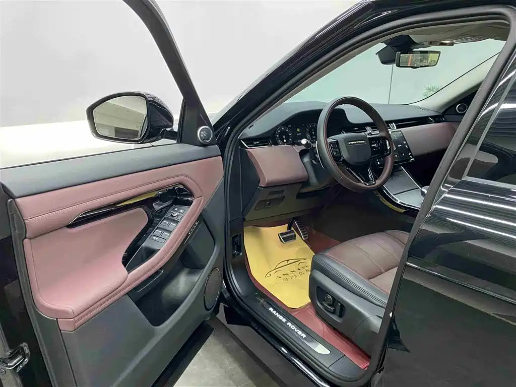 Land Rover Range Rover Evoque 2024 Range Rover Evoque L 249PS Light Master Edition фото 6