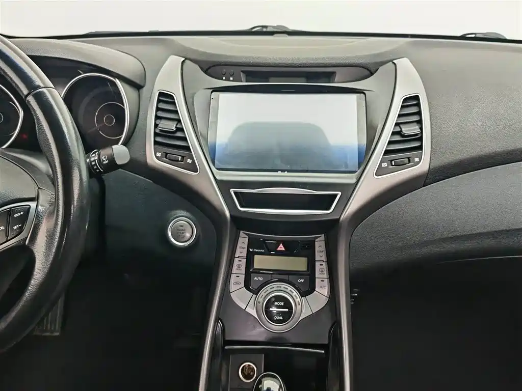 Hyundai Langdong 2015 1.6L Auto Exclusive фото 12