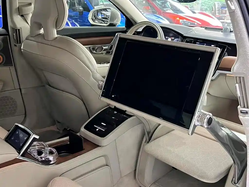 VOLVO S90 PLUG IN HYBRID