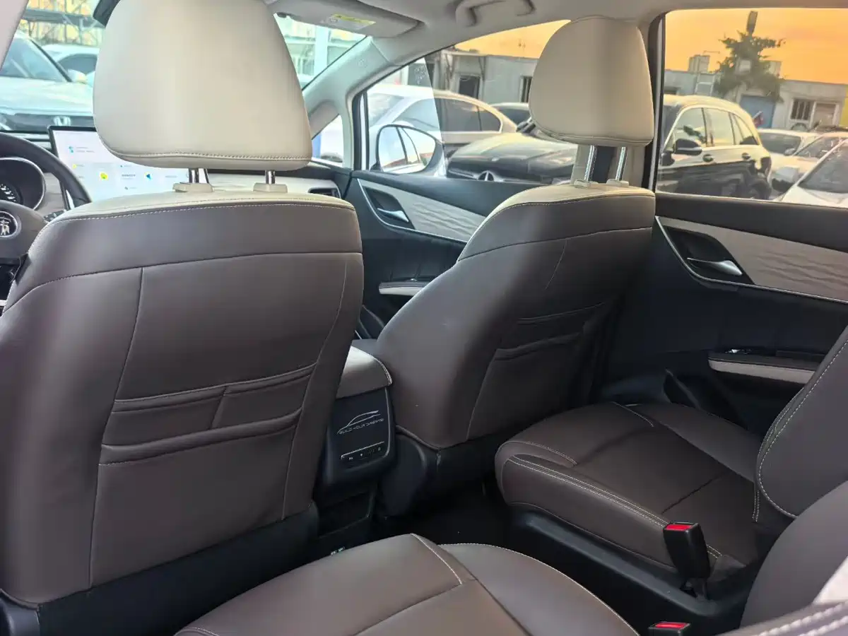 BYD Song MAX New Energy 2022 DM-i 105KM Executive Edition фото 7