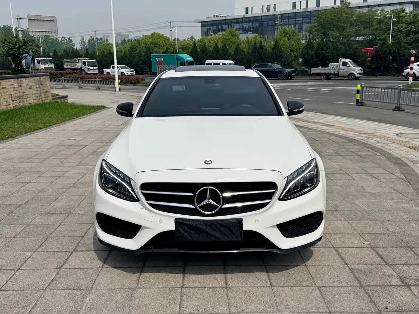 Mercedes-Benz C-Class 2017 Facelift C 200 Sport Edition фото 2