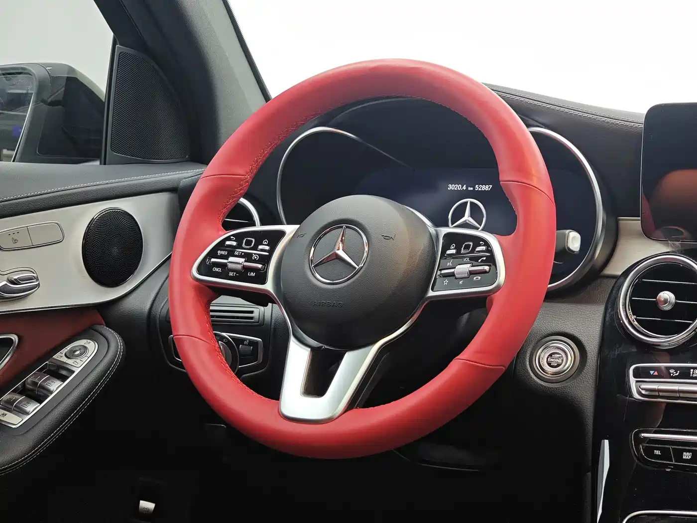 Mercedes-Benz GLC Coupe 2022 Facelift GLC 260 4MATIC Coupe SUV фото 10