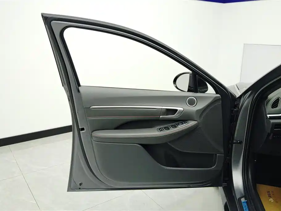 Hyundai Sonata 2022 270TGDi DCT 20th Anniversary Edition фото 7
