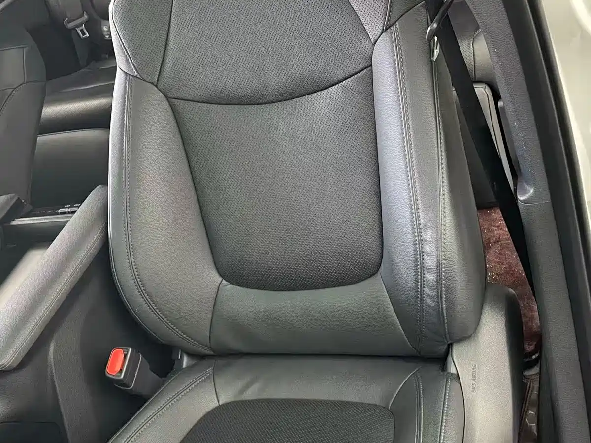 Toyota Sienna 2021 2.5L Hybrid Premium Edition фото 22